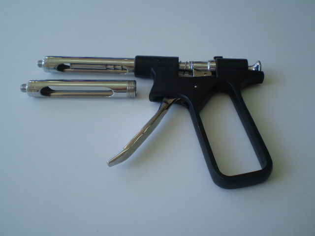 Intraligamental Syringe